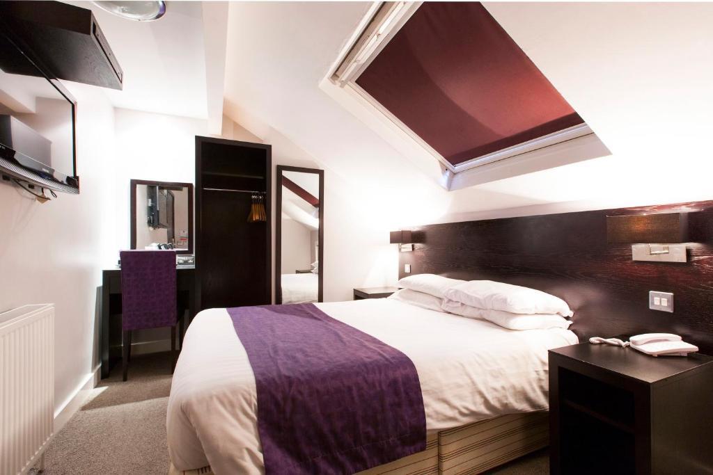 The Abbey Lodge Hotel Bradford  Room photo
